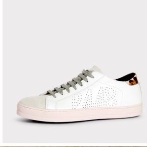 Size 39 P448 sneakers!